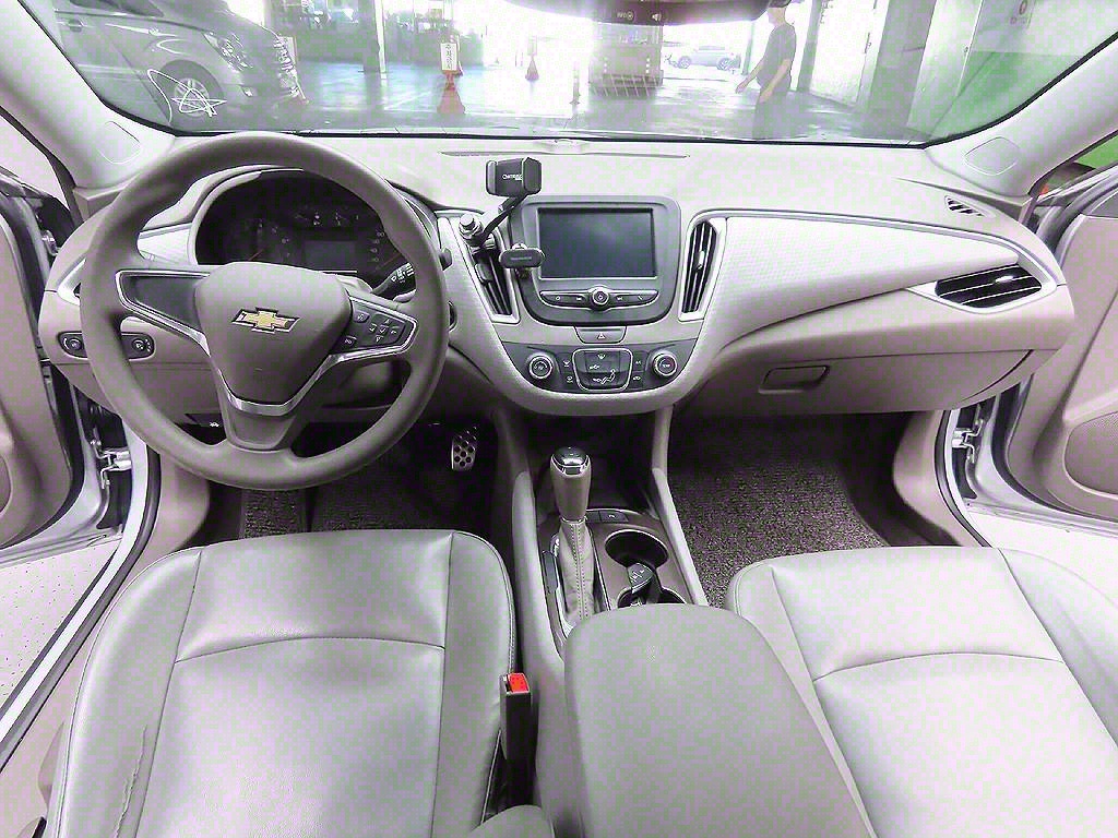 Chevrolet Malibu 2017 Plateado - Importación desde Corea - HF Imports Iquique - Foto 10