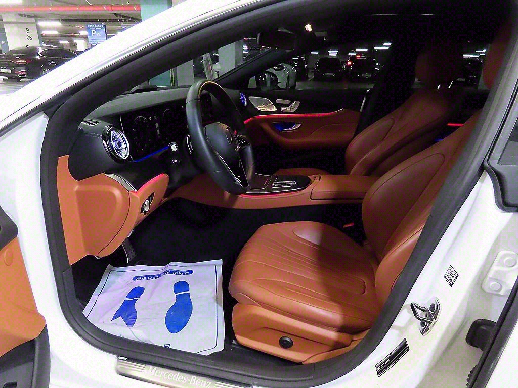 Mercedes Benz CLS Class - Vista 6