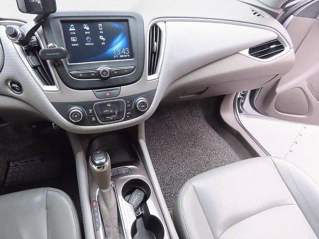 Chevrolet Malibu 2017 Plateado - Importación desde Corea - HF Imports Iquique - Foto 7