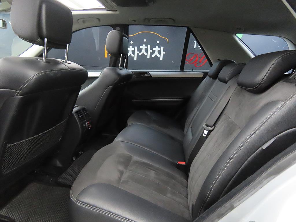 Mercedes Benz M Class - Vista 7