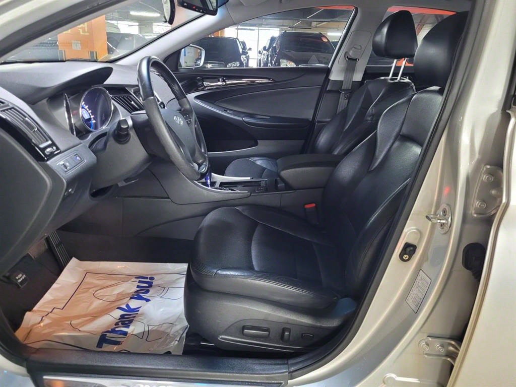 HYUNDAI Sonata - Vista 9