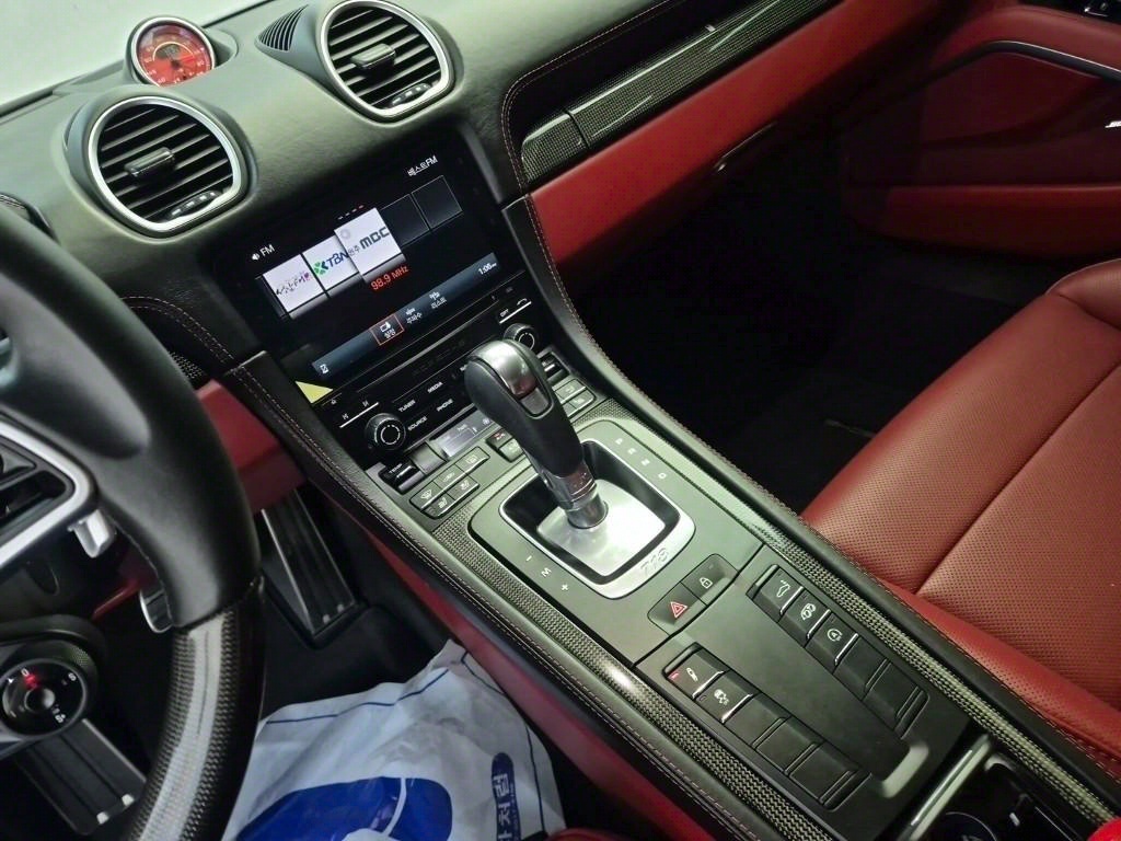 Porsche 718 - Vista 10