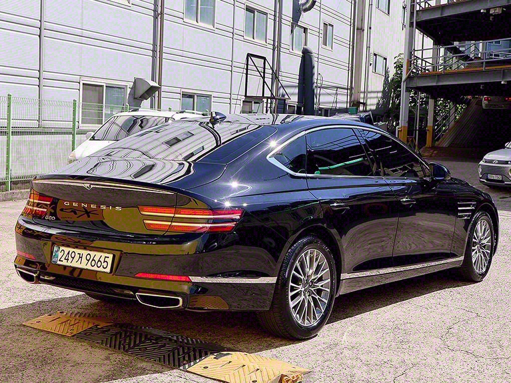 Genesis G80 - Vista 7