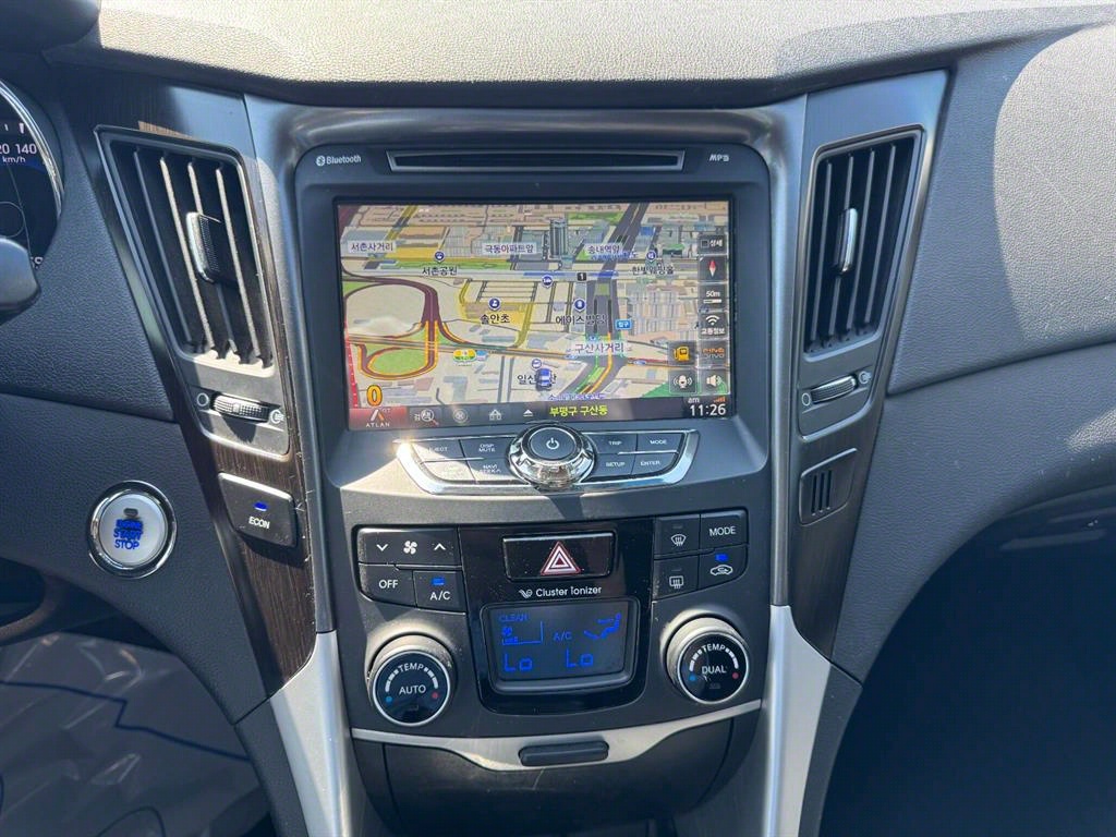 HYUNDAI Sonata - Vista 10