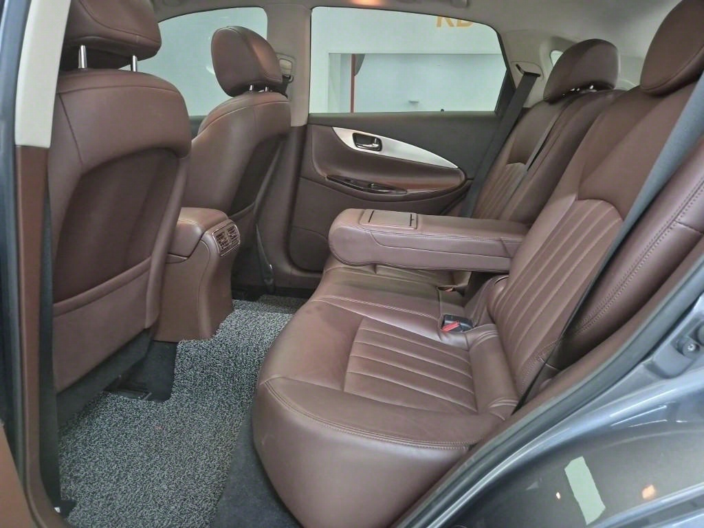 Infiniti QX - Vista 12