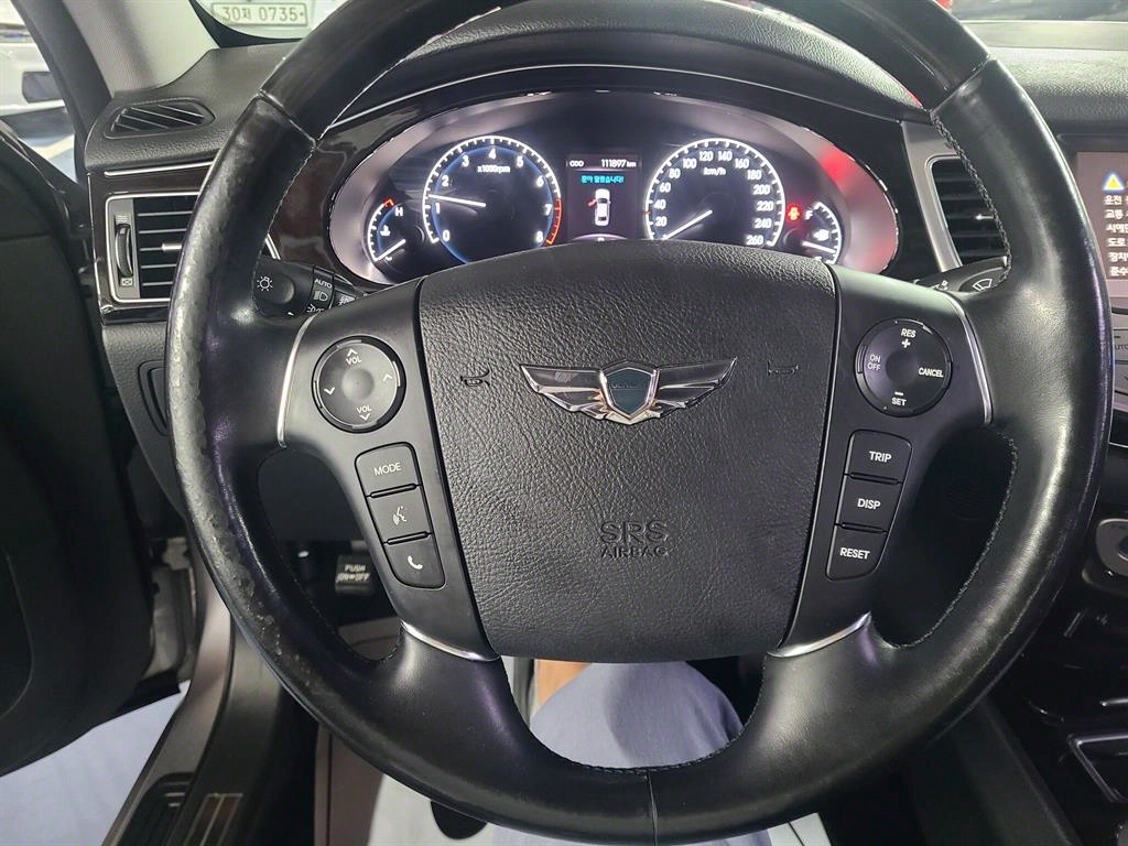 HYUNDAI Genesis - Vista 6