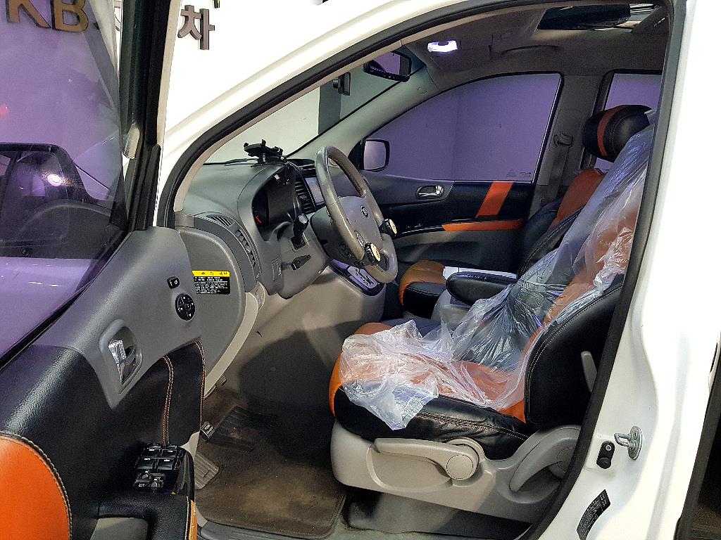 KIA Carnival - Vista 8