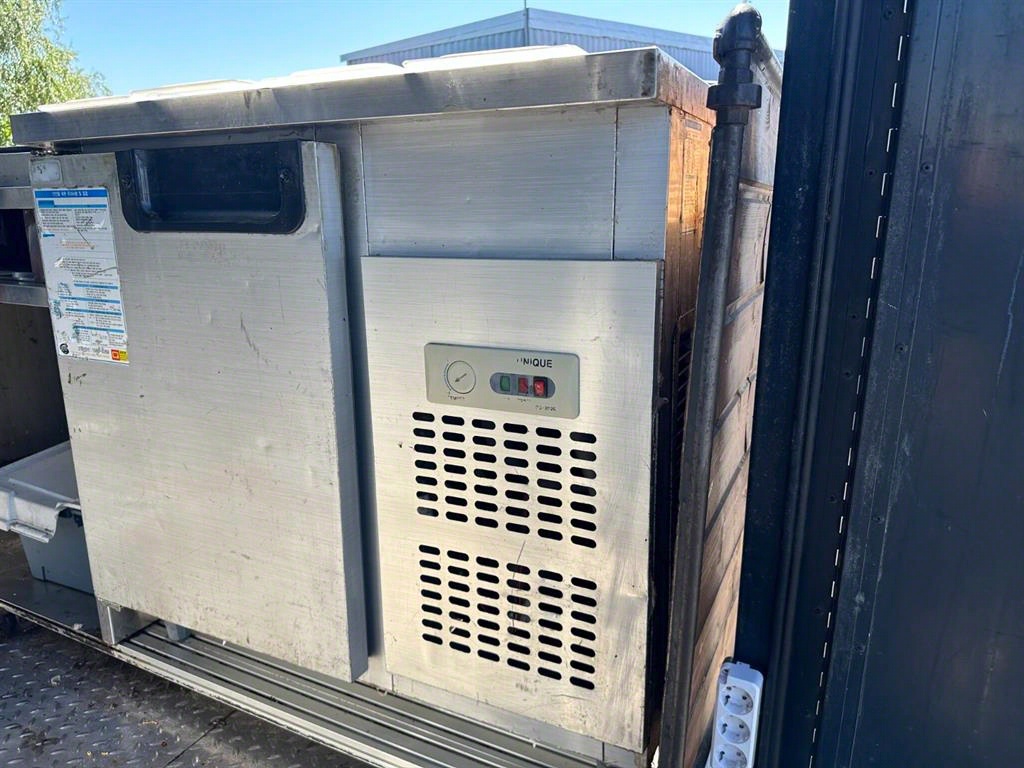Small Truck Special (sneck/mobile sales) - Vista 7