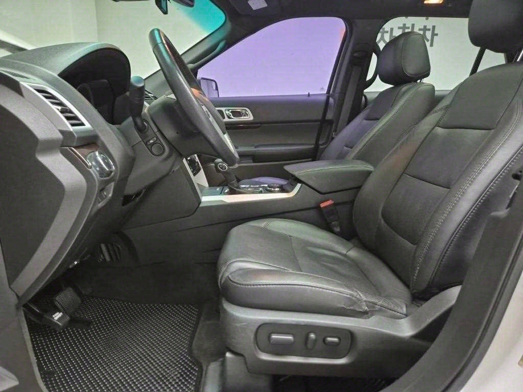 Ford Explorer - Vista 11
