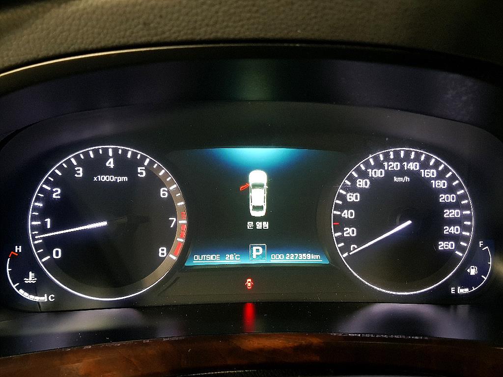 HYUNDAI Equus - Vista 7