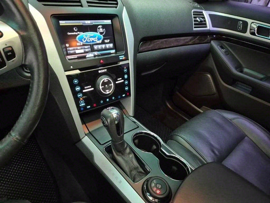 Ford Explorer - Vista 10