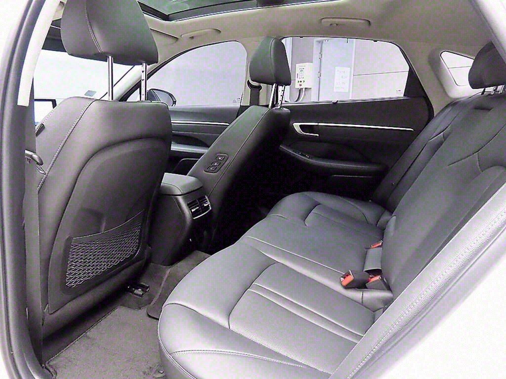 HYUNDAI Sonata - Vista 6