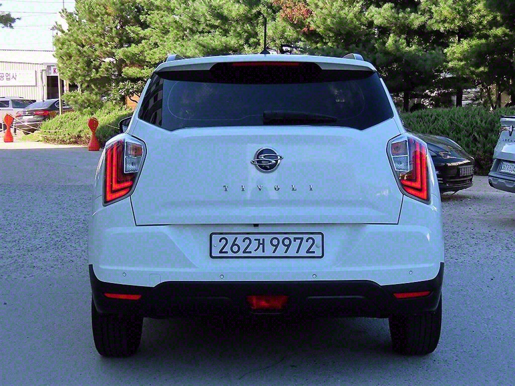 Ssangyong Tivoli - Vista 4