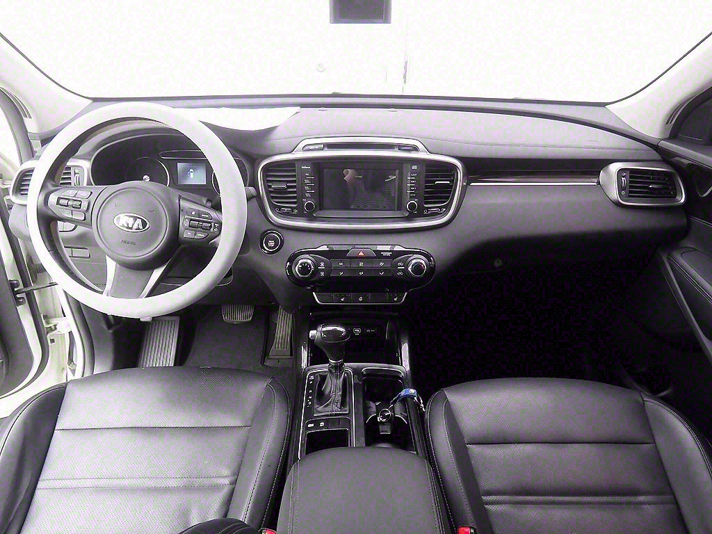 KIA Sorento - Vista 8