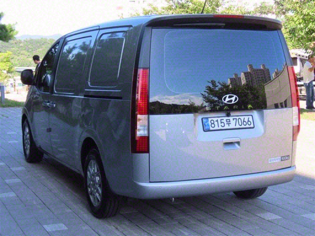 HYUNDAI Staria - Vista 6