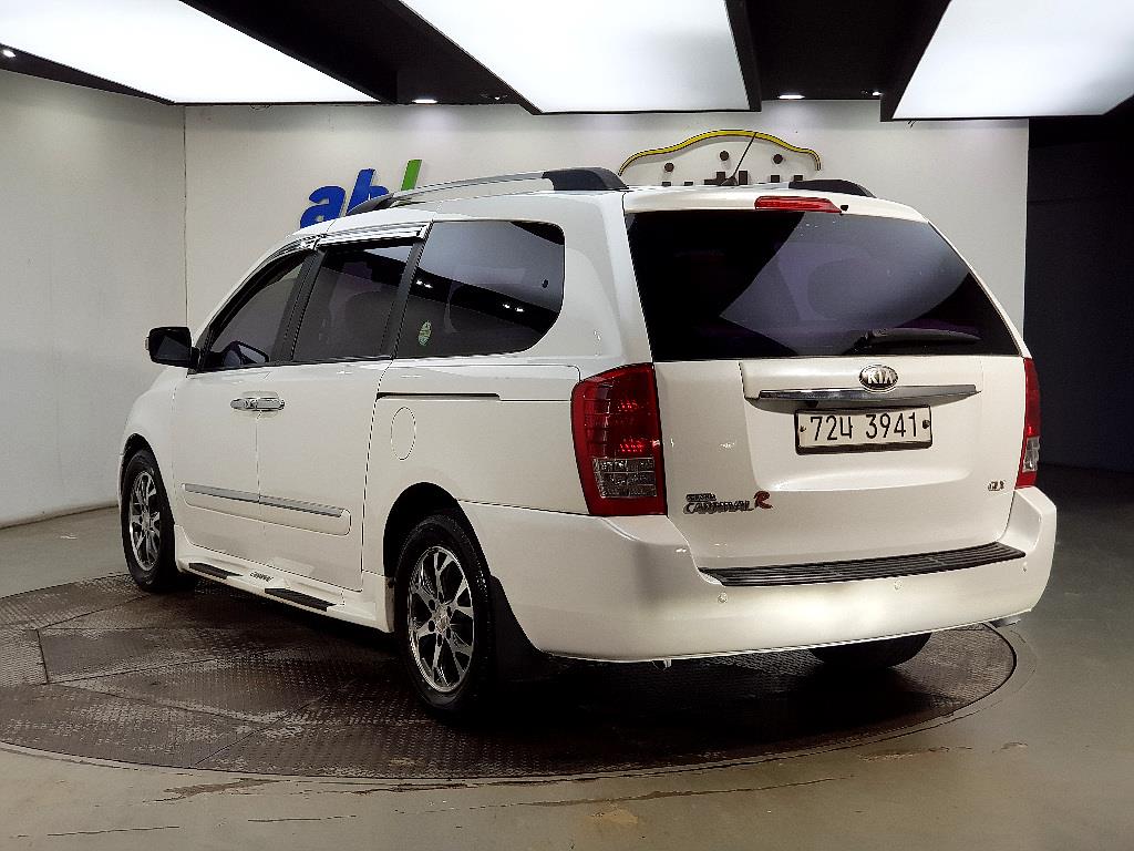 KIA Carnival - Vista 4