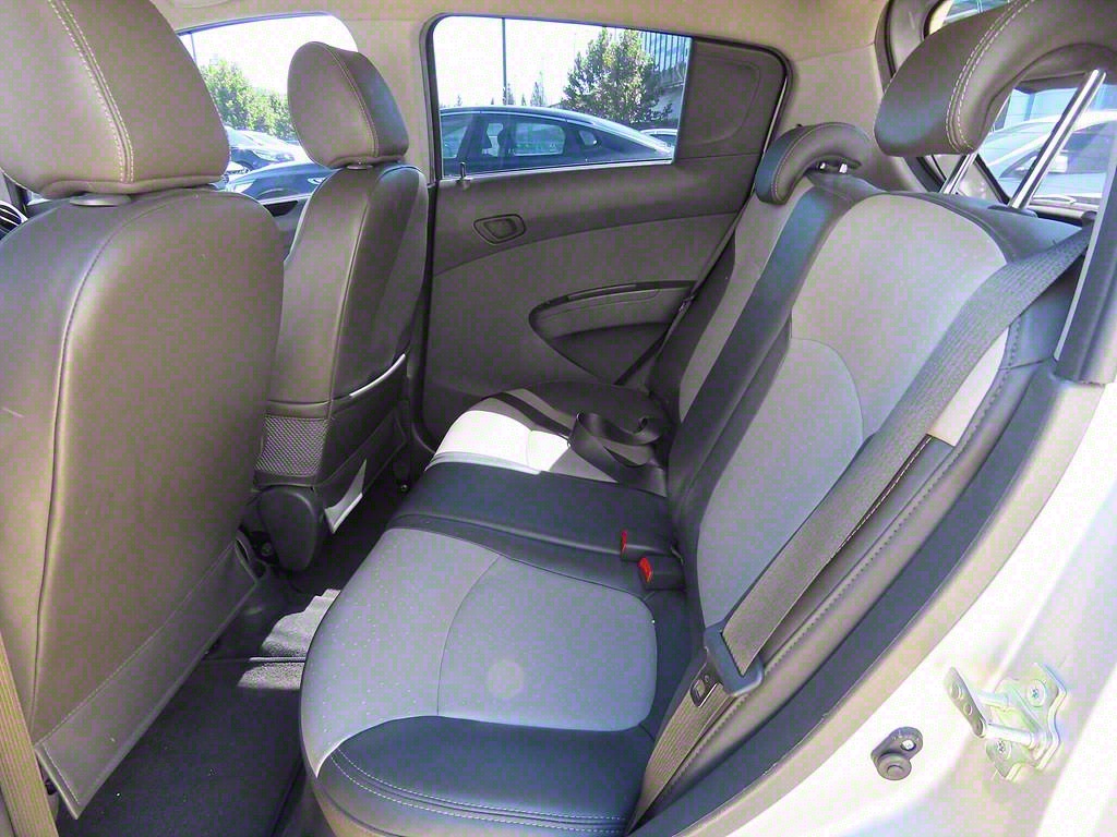 Chevrolet Spark - Vista 6