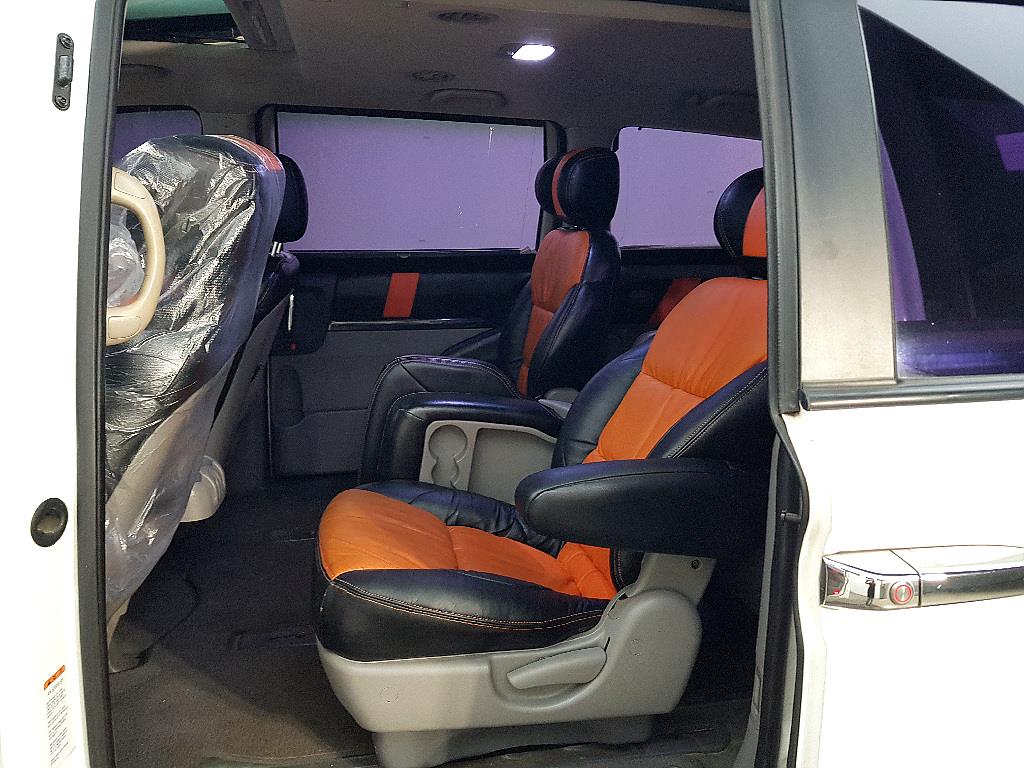 KIA Carnival - Vista 9