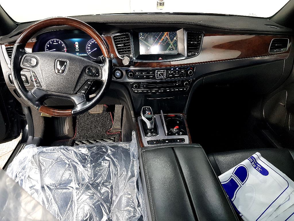 HYUNDAI Equus - Vista 5