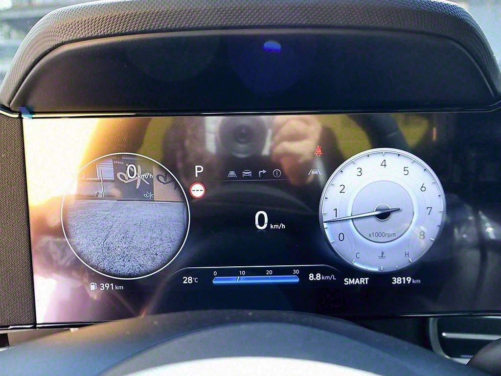 HYUNDAI Avante - Vista 11