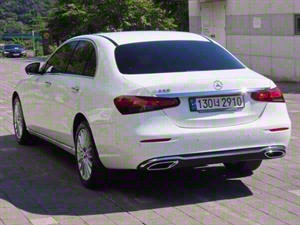 Mercedes Benz E class - Vista 8