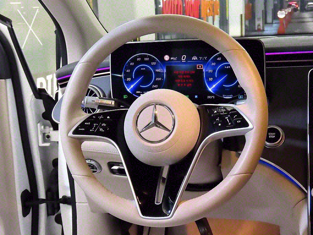 Mercedes Benz EQS - Vista 8