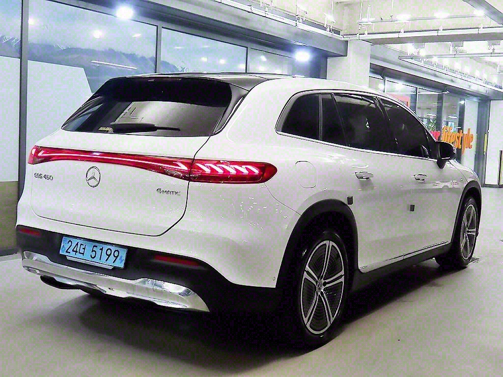 Mercedes Benz EQS - Vista 4