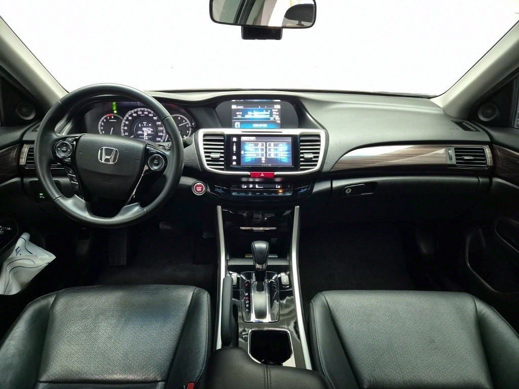 Honda Accord - Vista 7