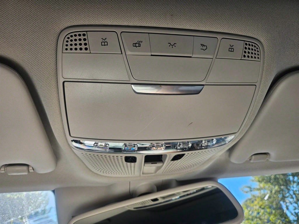 Mercedes Benz C Class - Vista 12