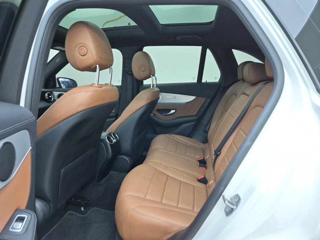 Mercedes Benz GLC Class - Vista 12