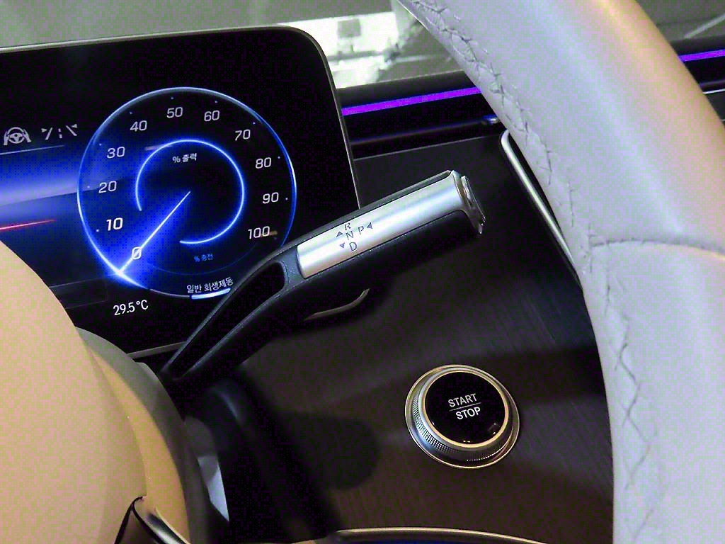 Mercedes Benz EQS - Vista 12