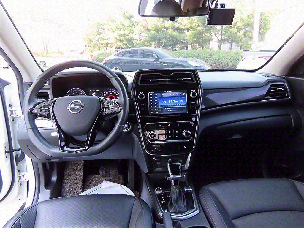 Ssangyong Tivoli - Vista 7