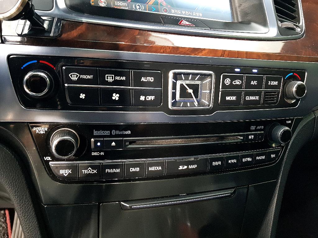 HYUNDAI Equus - Vista 11