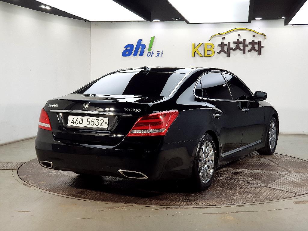 HYUNDAI Equus - Vista 4