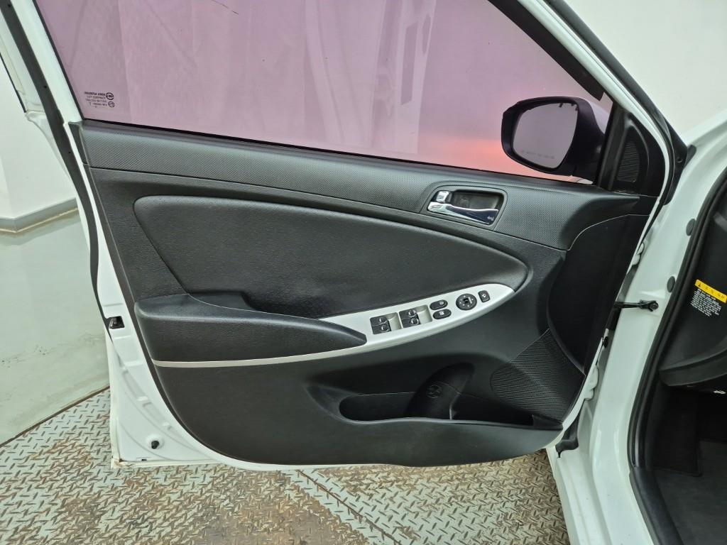 HYUNDAI Accent 2014 Blanco - Importación desde Corea - HF Imports Iquique - Foto 16