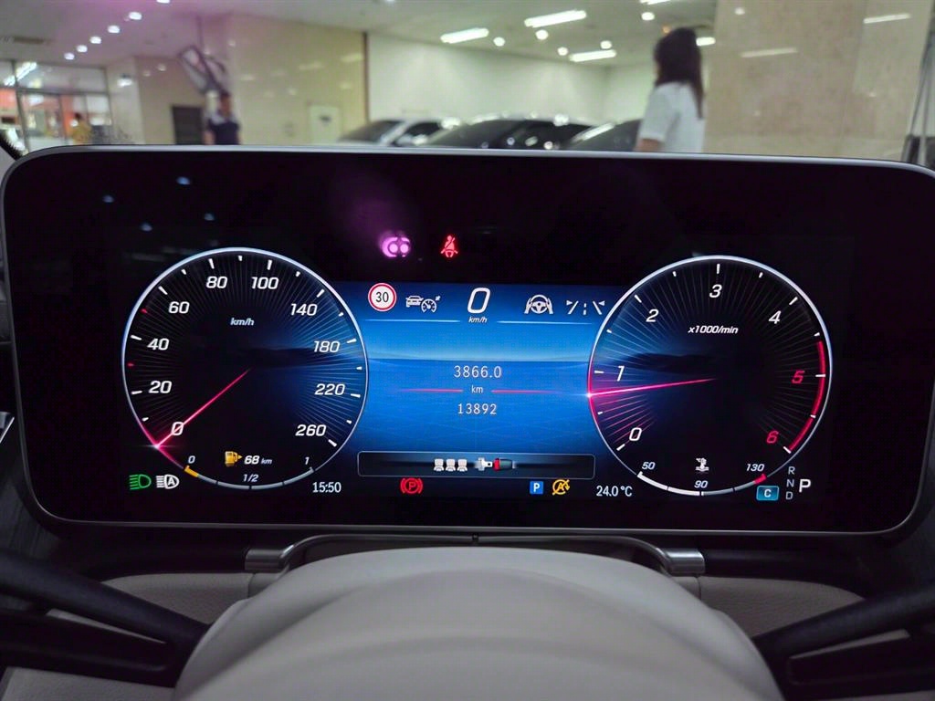 Mercedes Benz S Class - Vista 10