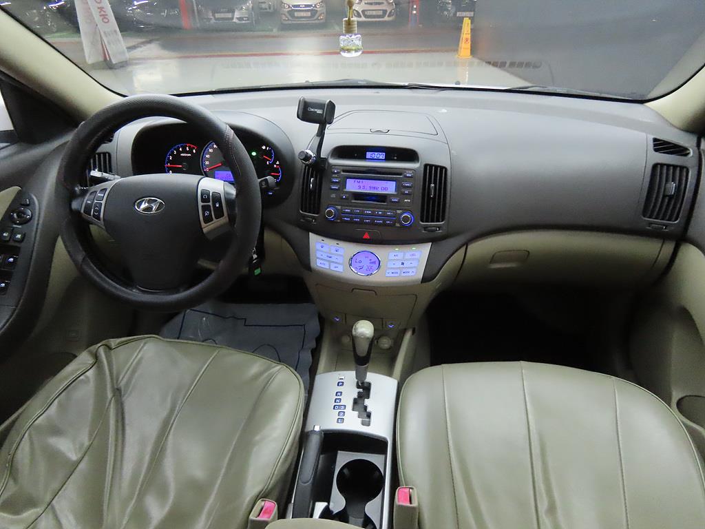 HYUNDAI Avante - Vista 5