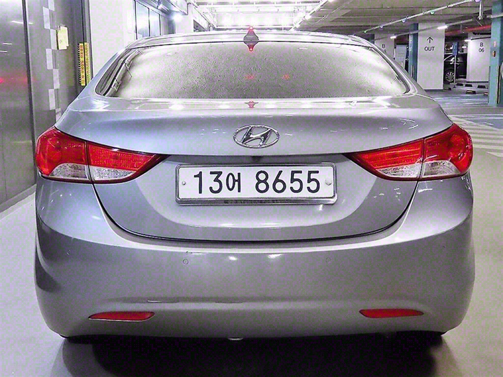 HYUNDAI Avante - Vista 5