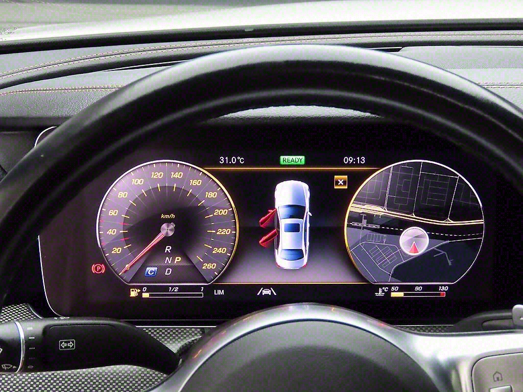 Mercedes Benz E class - Vista 5