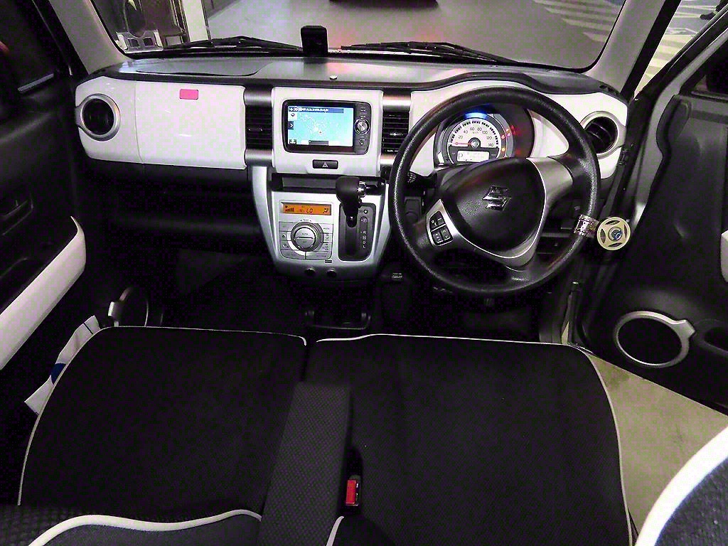 Suzuki Hustler - Vista 10