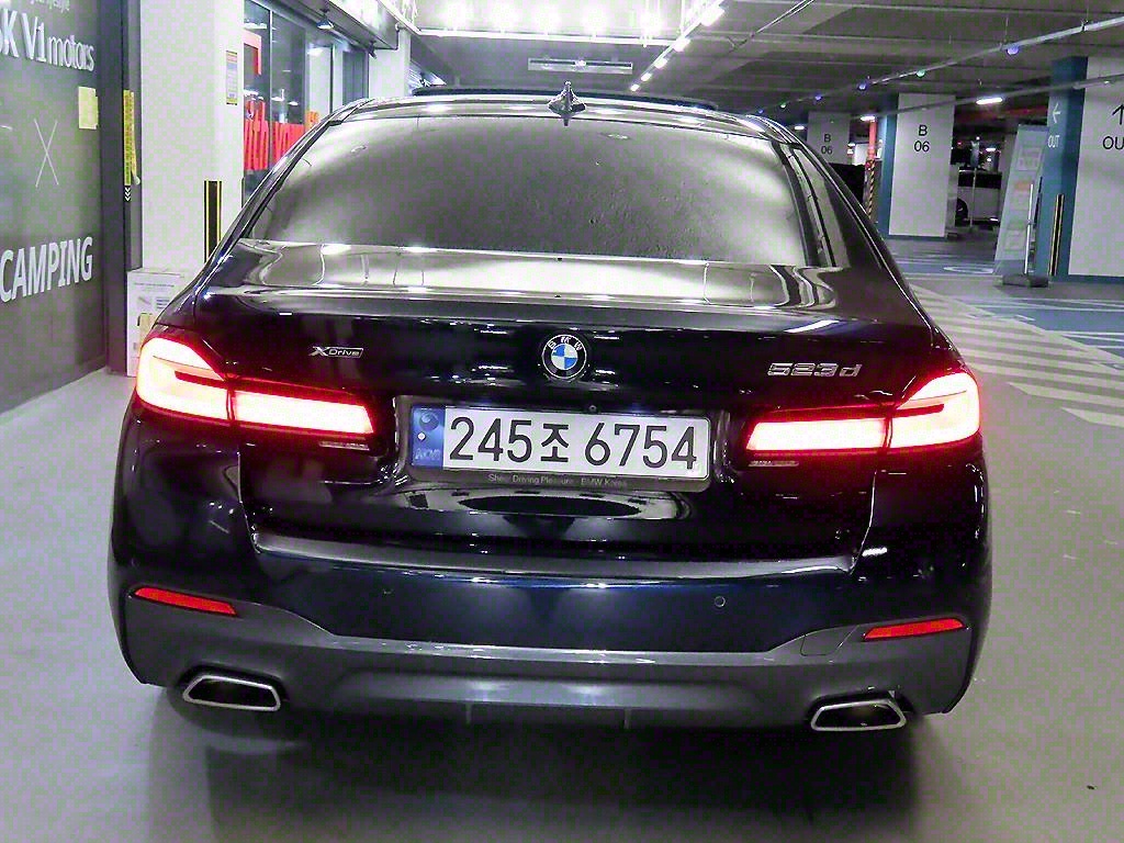 BMW 5 Series - Vista 5