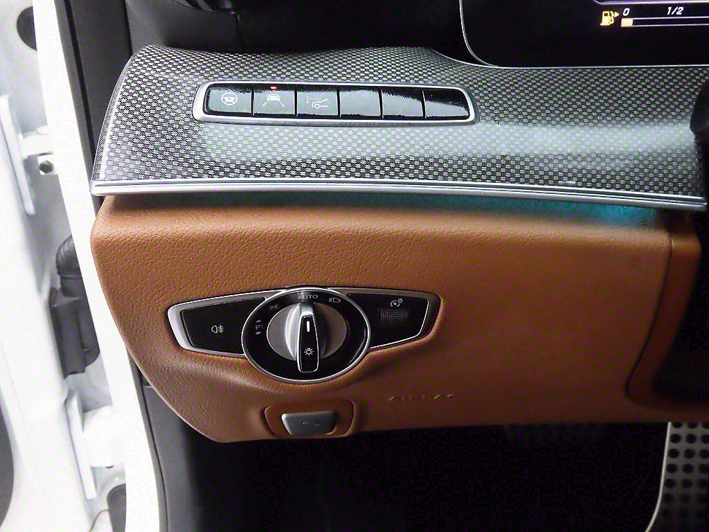 Mercedes Benz E class - Vista 12