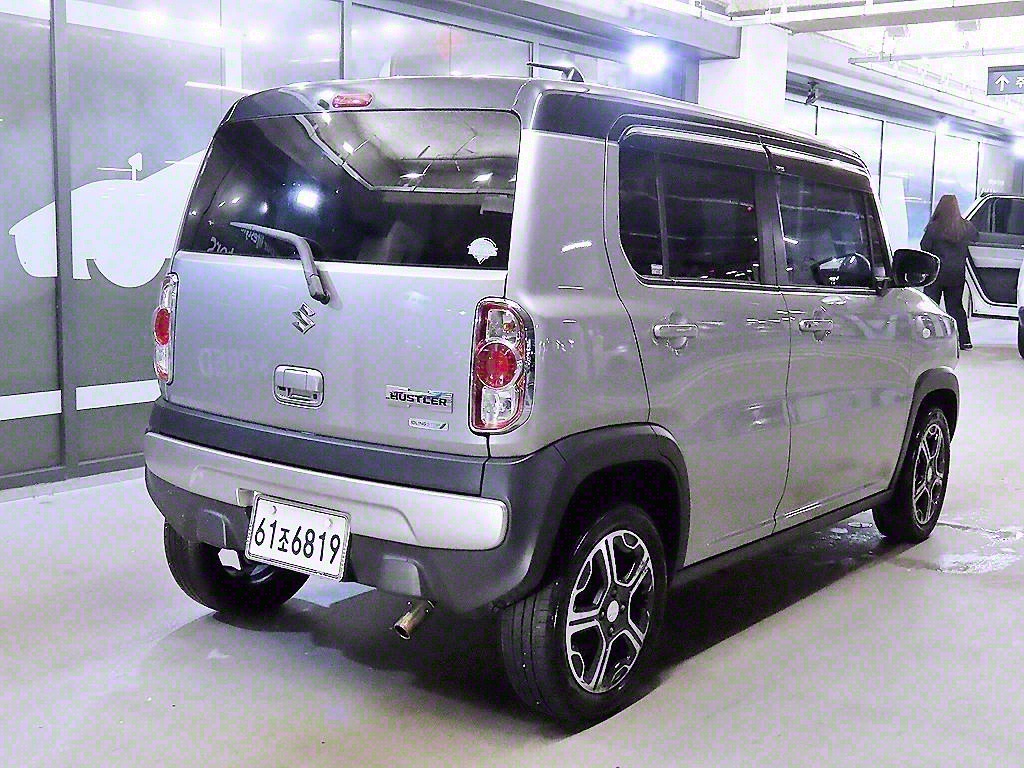 Suzuki Hustler - Vista 4