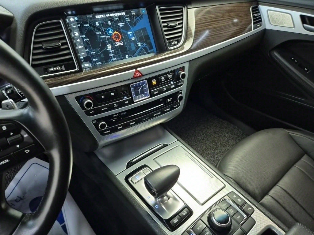 Genesis G80 - Vista 10