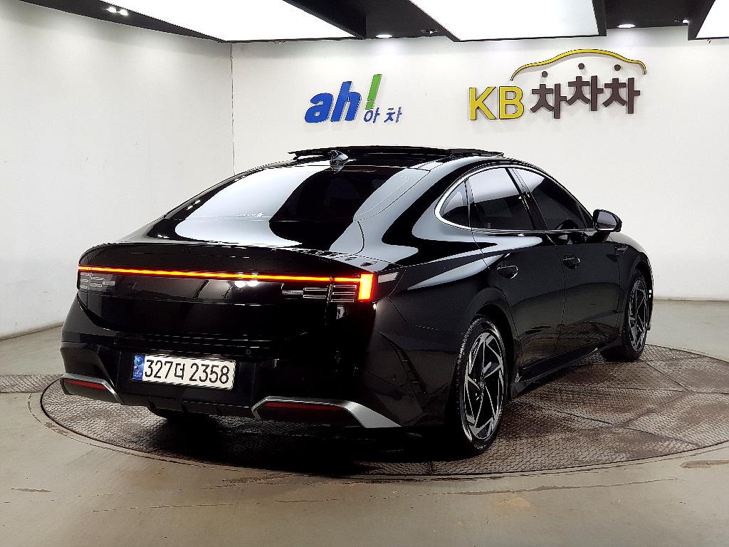 HYUNDAI Sonata - Vista 4