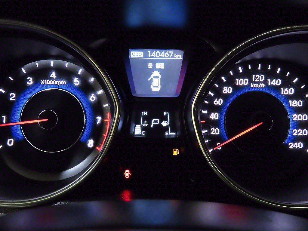 HYUNDAI Avante - Vista 9