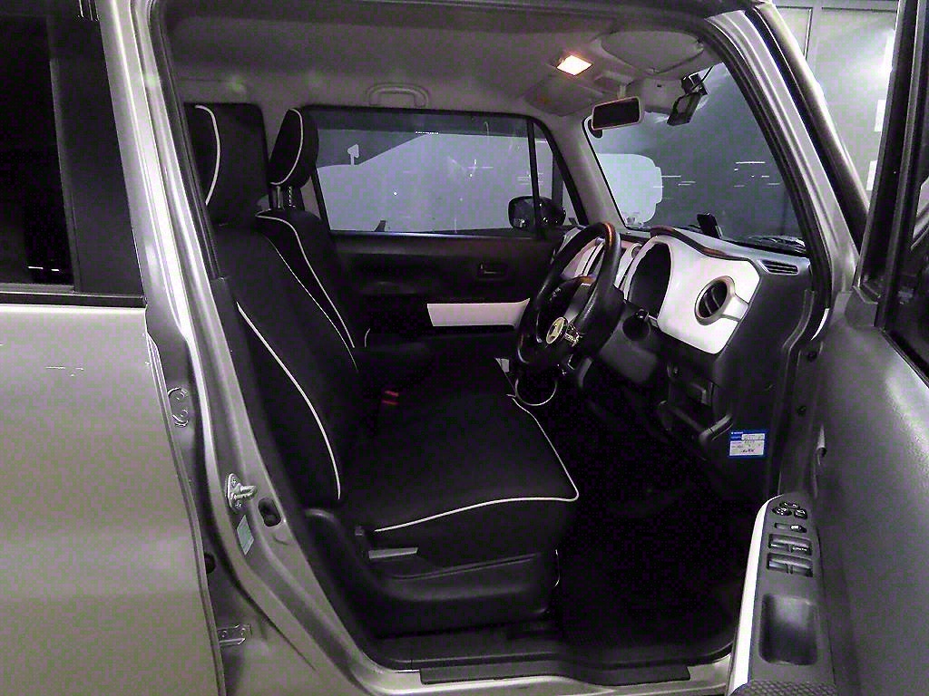 Suzuki Hustler - Vista 6