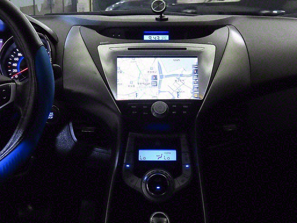 HYUNDAI Avante - Vista 11