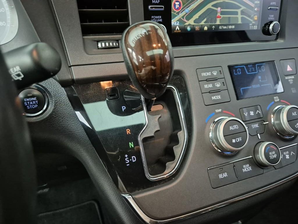 Toyota Siena - Vista 8