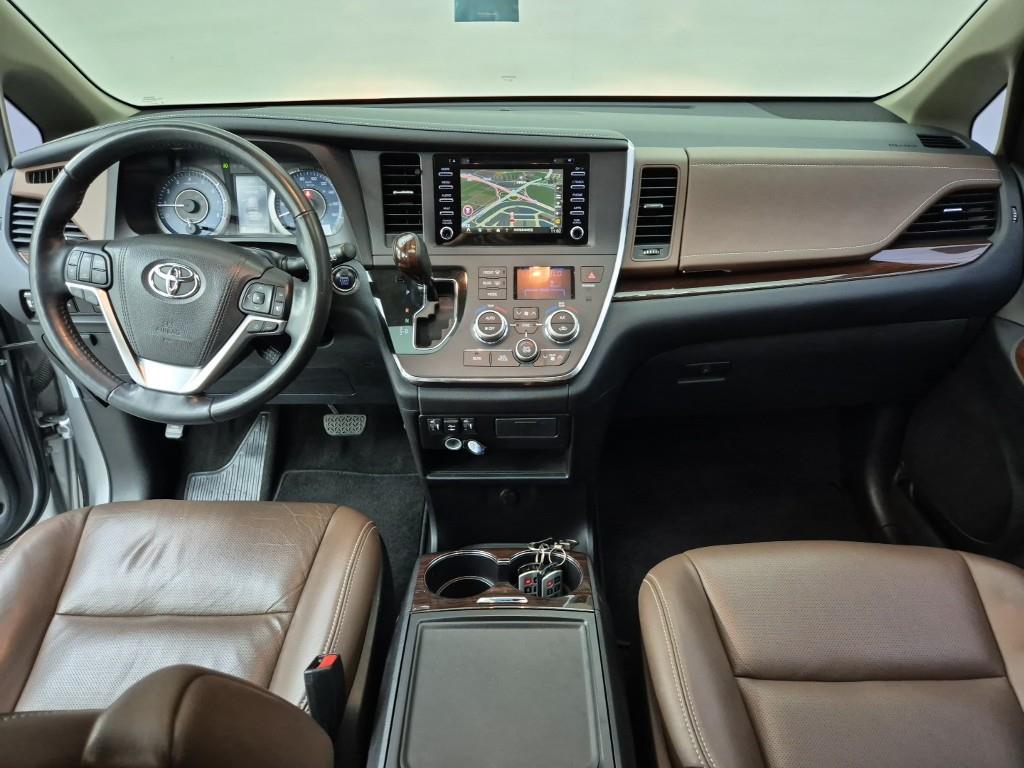 Toyota Siena - Vista 5